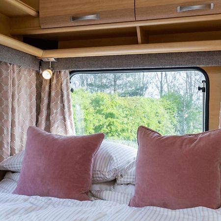 Cosy Caravan On Luxury Campsite Hulme End エクステリア 写真