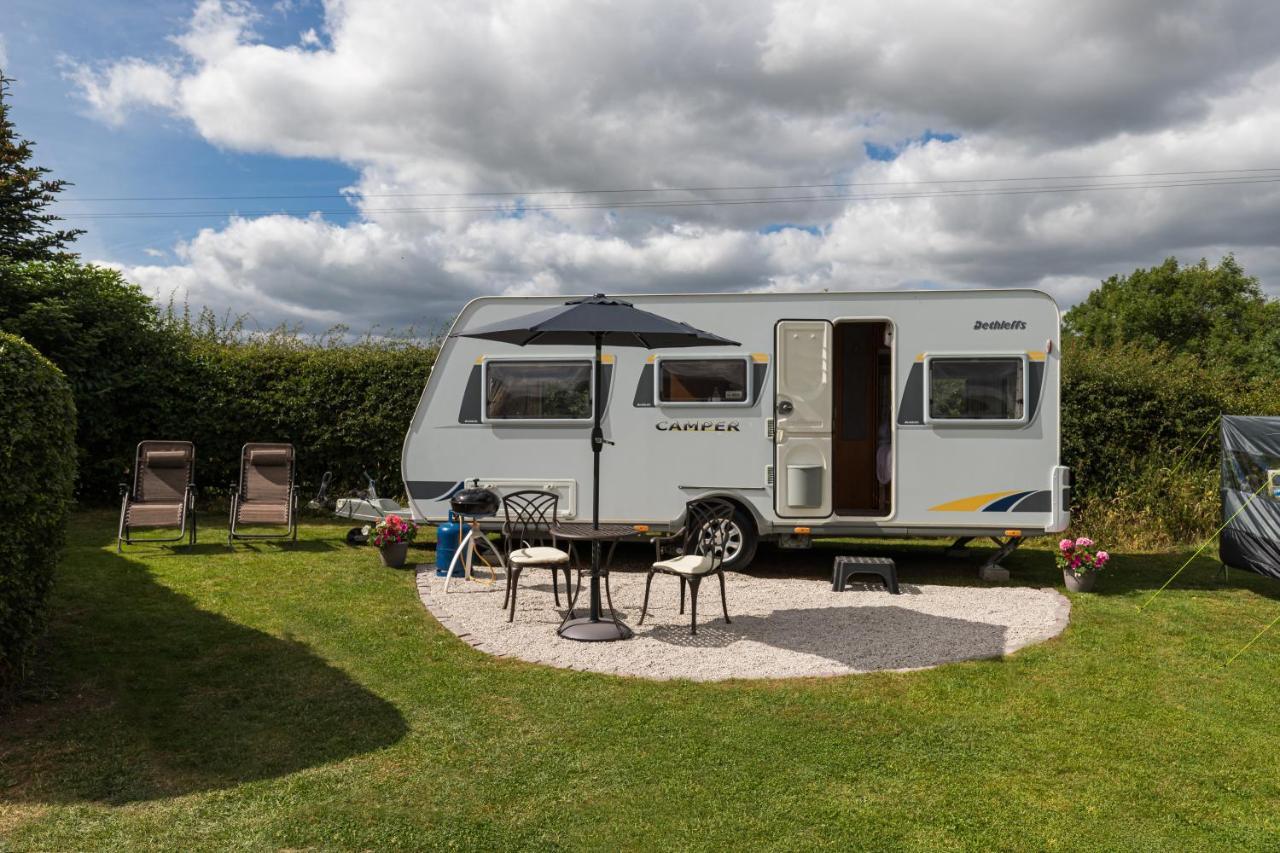 Cosy Caravan On Luxury Campsite Hulme End エクステリア 写真