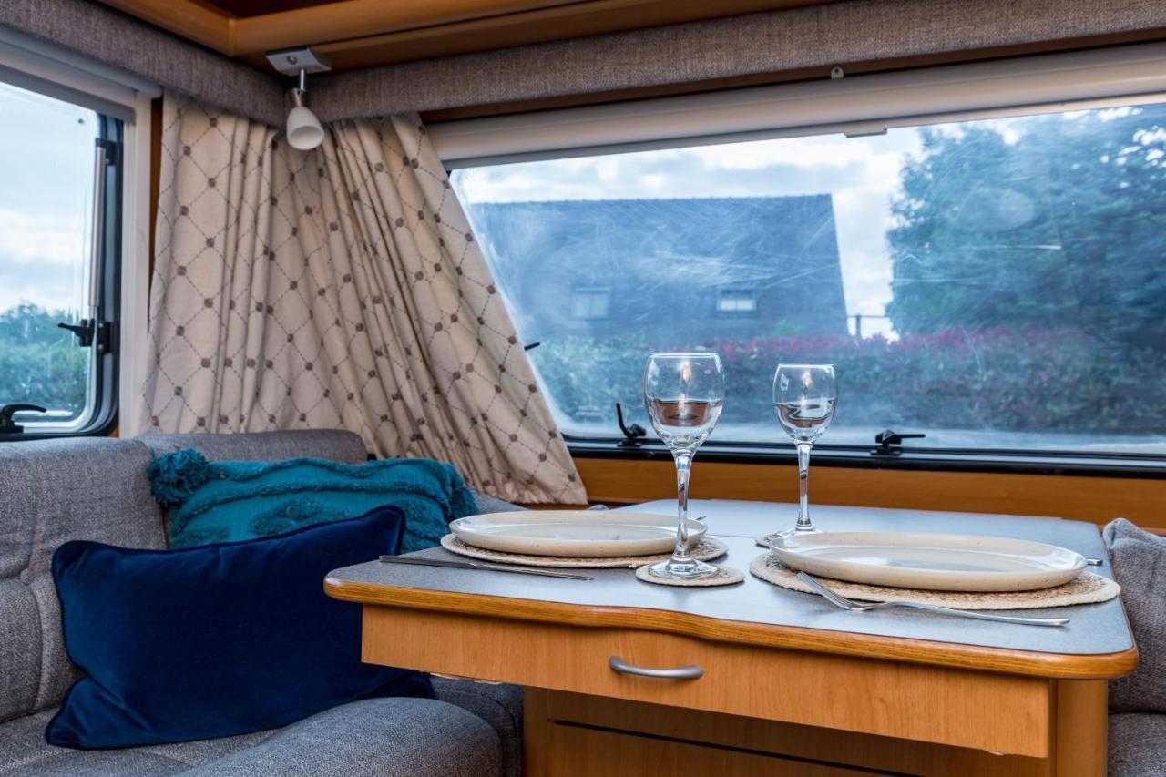 Cosy Caravan On Luxury Campsite Hulme End エクステリア 写真