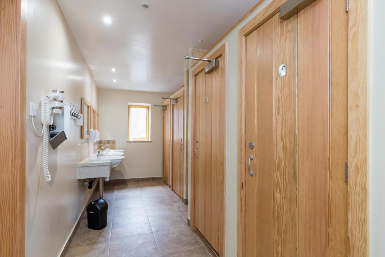 Cosy Caravan On Luxury Campsite Hulme End エクステリア 写真