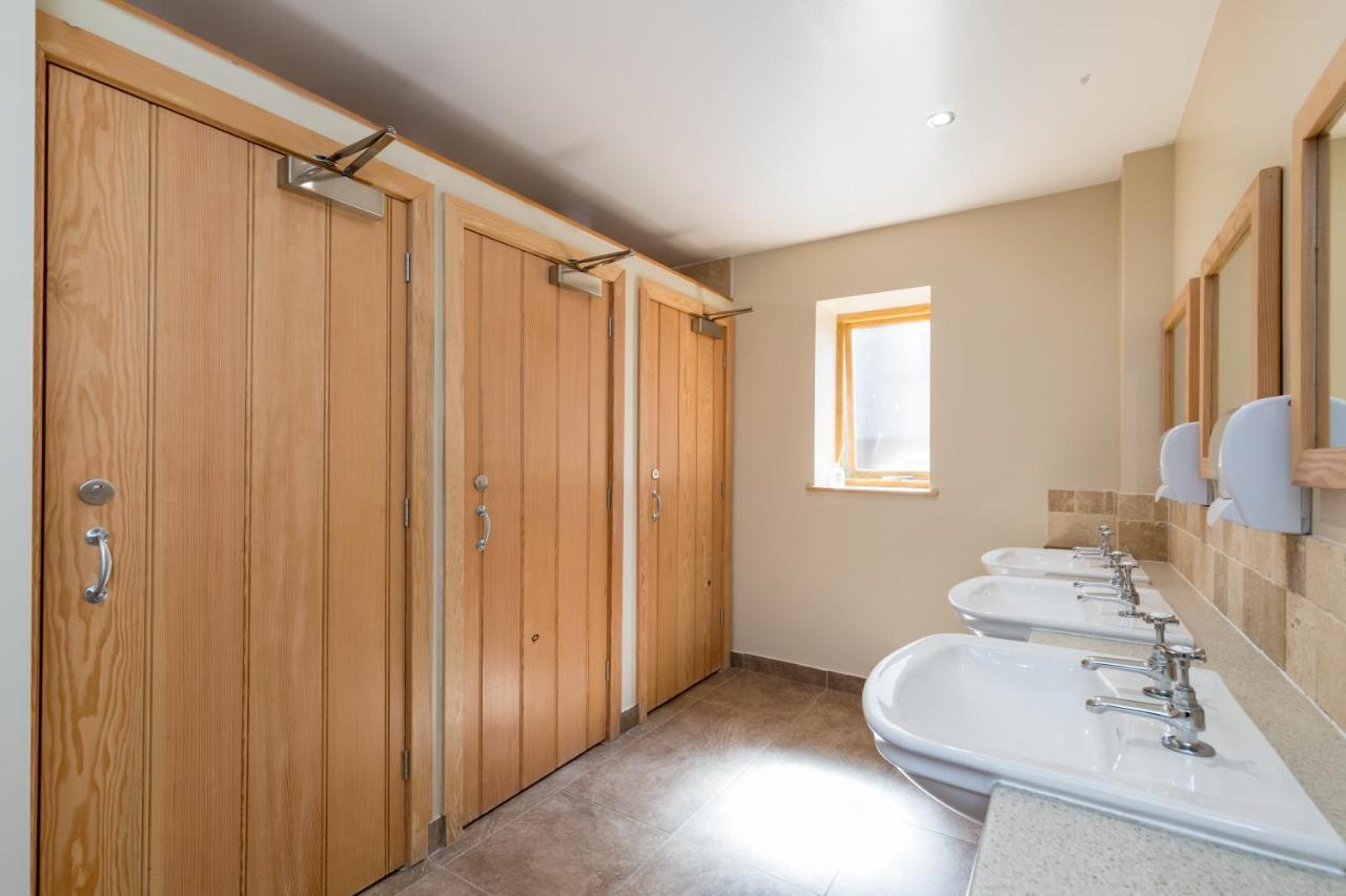 Cosy Caravan On Luxury Campsite Hulme End エクステリア 写真