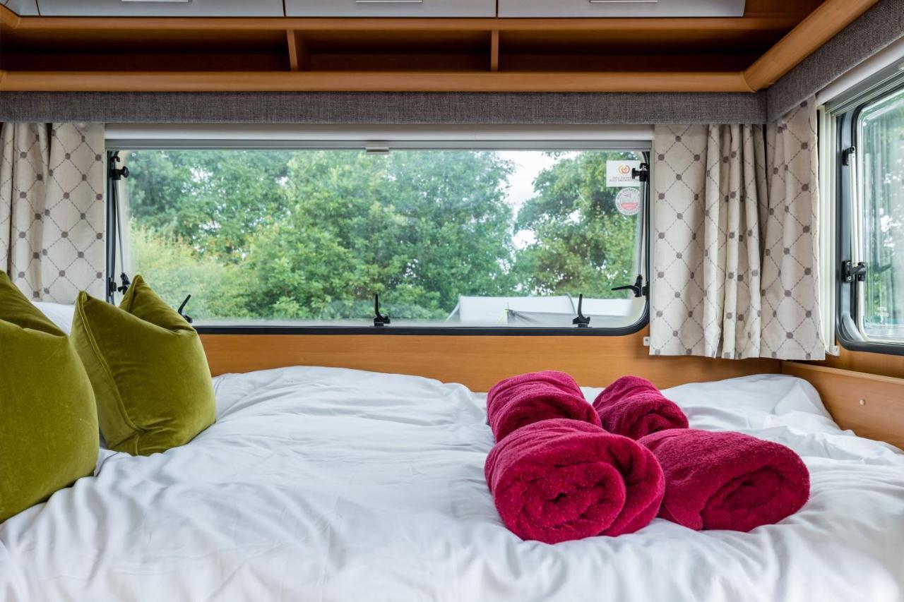 Cosy Caravan On Luxury Campsite Hulme End エクステリア 写真