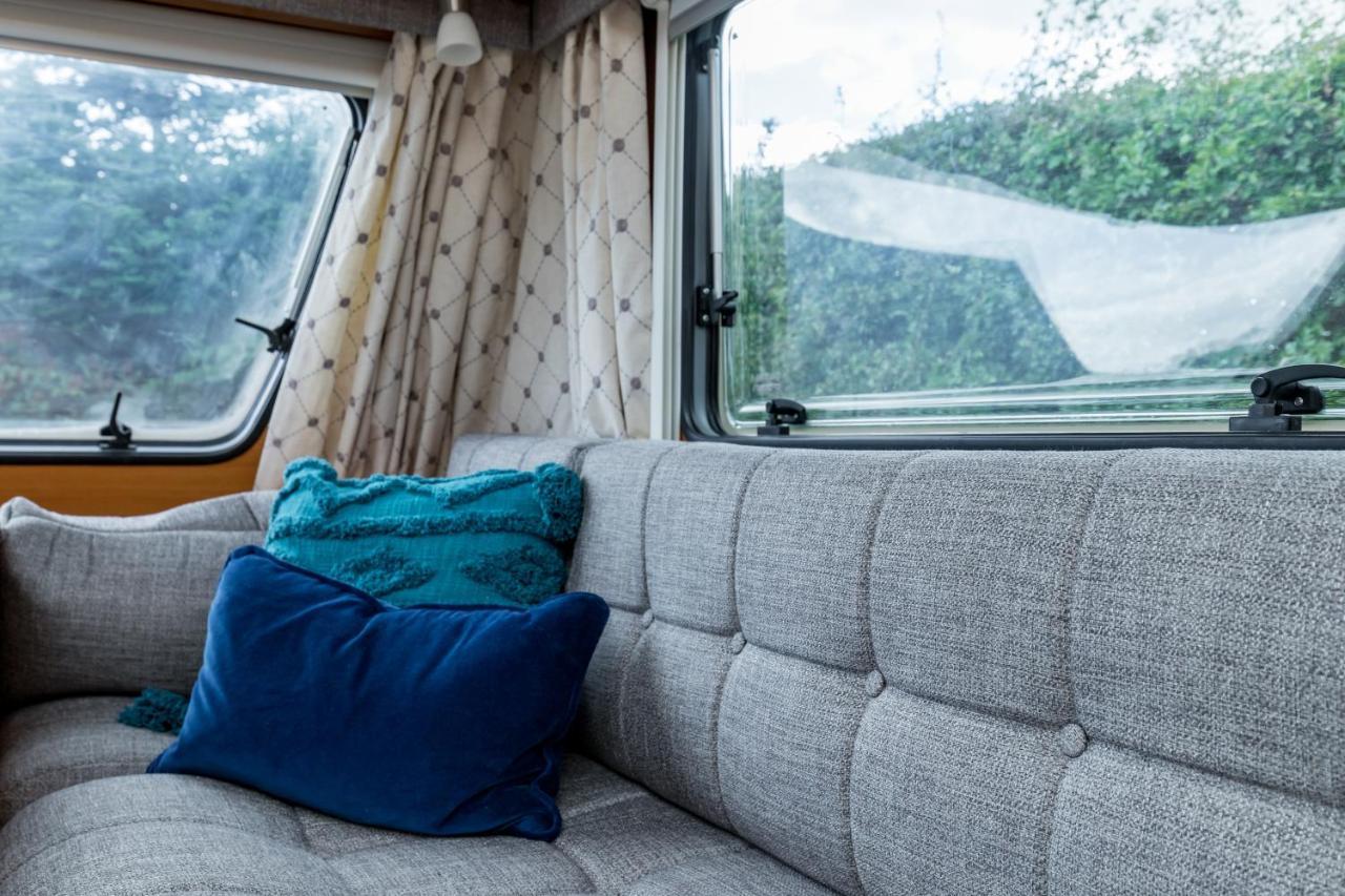 Cosy Caravan On Luxury Campsite Hulme End エクステリア 写真