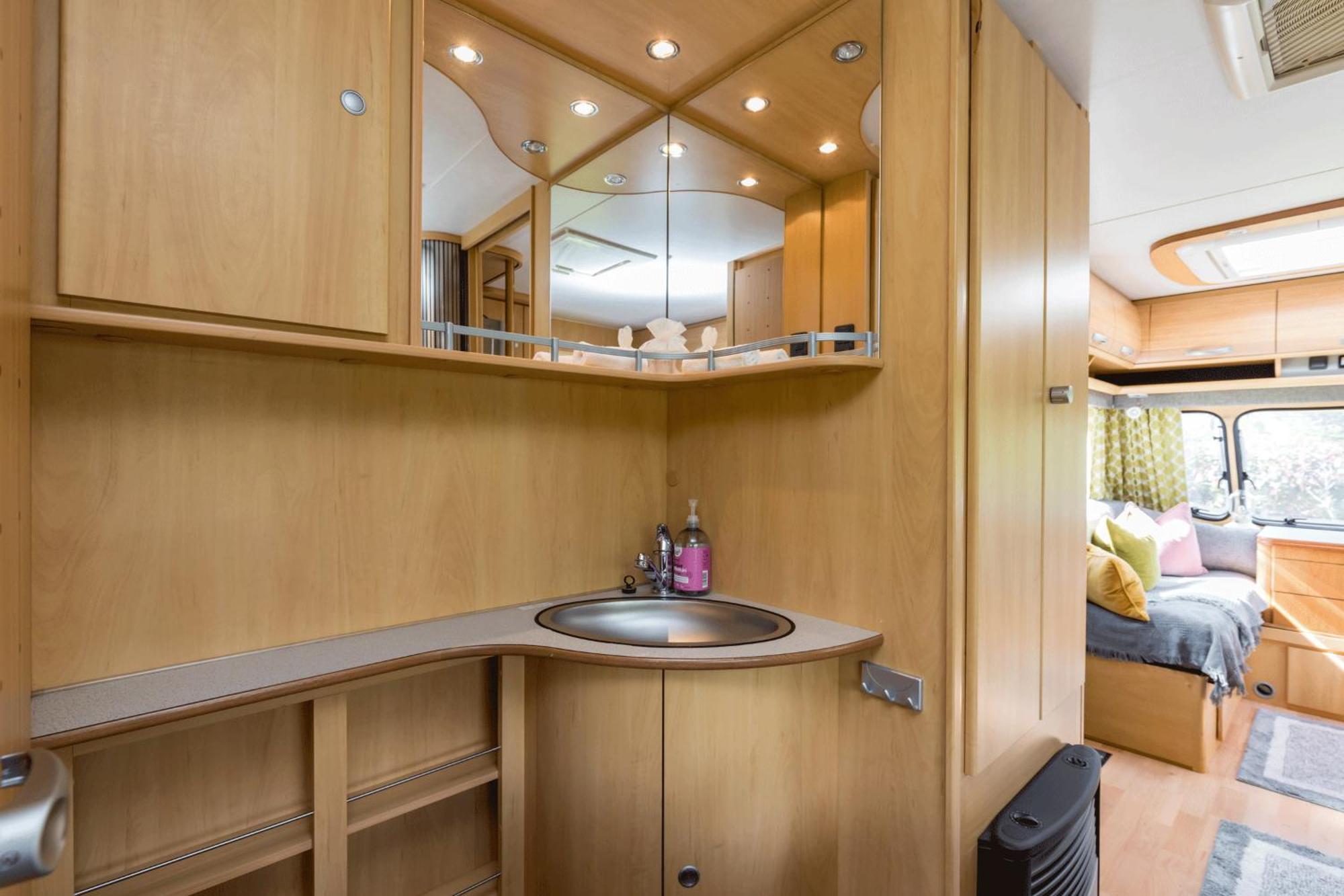 Cosy Caravan On Luxury Campsite Hulme End エクステリア 写真